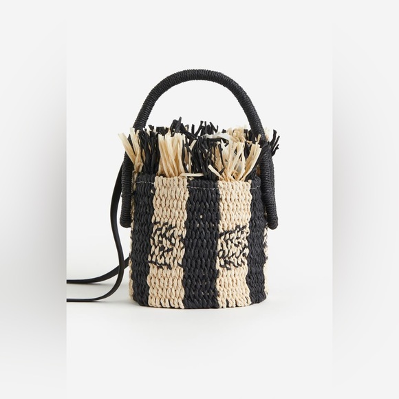 H&M Black/Cream Straw Bucket Bag - Picture 1 of 5